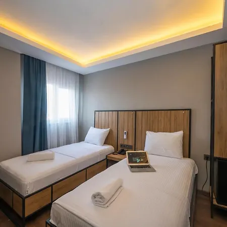 Hotel Dem 3*